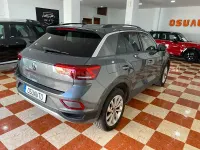 Usado VW T-Roc Life 115 CV (84 kW) 2022 Gris / plata SUV