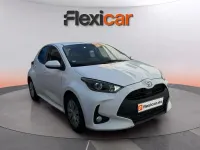 Usado Toyota Yaris 72 CV (52 kW) 2023 Blanco Utilitario
