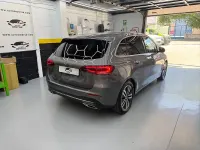 Usado Mercedes B200 150 CV (110 kW) 2021 Gris / plata Monovolumen