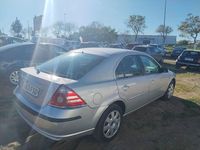Usado Ford Mondeo Ambiente 115 CV (84 kW) 2007 Gris / plata Berlina