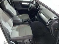 Usado Volvo XC40 Momentum 197 CV (144 kW) 2020 Blanco SUV