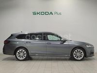 Usado Skoda Superb Selection 150 CV (110 kW) 2024 Gris Familiar
