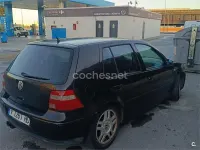 Usado VW Golf IV Highline 100 CV (73 kW) 2000 Negro Berlina