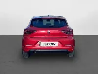 Używany Renault Clio V LIMITED 91 KM (66 kW) 2022 Czerwony Sedan/Limuzyna