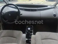 Usado Renault Espace Expression 120 CV (88 kW) 2005 Beige Monovolumen