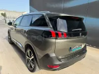 Usado Peugeot 5008 Active 130 CV (95 kW) 2018 Gris / plata SUV