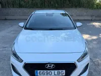 Usado Hyundai i30 120 CV (88 kW) 2019 Blanco Berlina