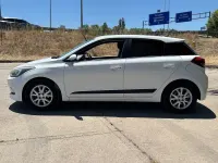 Usado Hyundai i20 GO! 84 CV (61 kW) 2016 Blanco Berlina