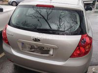 Usado Kia Ceed Active 122 CV (89 kW) 2007 Gris / plata Utilitario