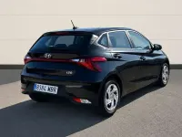 Usado Hyundai i20 101 CV (74 kW) 2022 Gris Utilitario