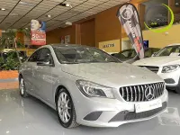 Usado Mercedes CLA200 136 CV (100 kW) 2015 Gris / plata Coupe