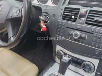 Usado Mercedes C220 Avantgarde 150 CV (110 kW) 2007 Gris / plata Berlina