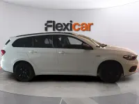 Usado Fiat Tipo Easy 95 CV (69 kW) 2018 Blanco Familiar