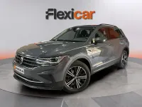 Usado VW Tiguan Life 150 CV (110 kW) 2021 Gris SUV