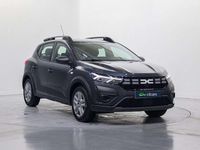 Usado Dacia Sandero Essentiel 91 CV (66 kW) 2023 Gris Utilitario