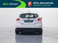 Usado Ford Focus Trend+ 125 CV (91 kW) 2018 Blanco Berlina