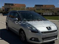 Usado Peugeot 5008 112 CV (82 kW) 2012 Gris / plata Monovolumen