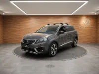 Usado Peugeot 5008 Allure 130 CV (95 kW) 2019 Gris / plata SUV