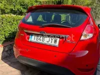 Usado Ford Fiesta Trend 100 CV (73 kW) 2017 Rojo Utilitario