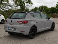 Usado Seat Leon Reference 115 CV (84 kW) 2019 Gris / plata Berlina