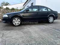 Begagnad VW Passat Trendline 130 HK (95 kW) 2001 Svart Sedan