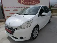 Usado Peugeot 208 Active 68 CV (50 kW) 2013 Blanco Utilitario