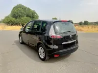 Usado Renault Scénic III LIMITED 115 CV (84 kW) 2015 Negro Monovolumen