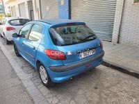 Usado Peugeot 206 70 CV (51 kW) 1999 Azul Utilitario