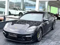 Usado Porsche Panamera Sport Turismo 560 CV (411 kW) 2021 Gris / plata Familiar