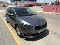 Usado Skoda Fabia 116 CV (85 kW) 2025 Gris Utilitario