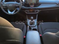 Usado Hyundai i30 GO! 120 CV (88 kW) 2018 Violeta / lila Familiar