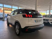 Usado Peugeot 3008 Active 130 CV (95 kW) 2020 Blanco SUV