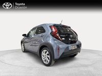 Usado Toyota Aygo X Play 72 CV (52 kW) 2024 Gris / plata SUV