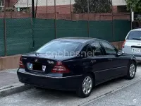 Usado Mercedes C220 Elegance 150 CV (110 kW) 2006 Azul Berlina