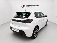 Usado Peugeot 208 Style 100 CV (73 kW) 2024 Blanco Utilitario