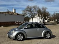 Usado VW New Beetle 100 CV (73 kW) 2000 Gris / plata Utilitario