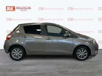 Usado Toyota Yaris Active 69 CV (50 kW) 2018 Gris Berlina