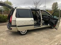 Usado Peugeot 807 130 CV (95 kW) 2005 Beige Monovolumen