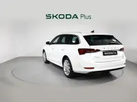 Usado Skoda Octavia Style 204 CV (150 kW) 2024 Blanco Familiar