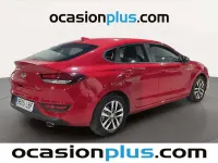 Usado Hyundai i30 120 CV (88 kW) 2019 Rojo Utilitario