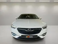 Usado Opel Insignia Selective 136 CV (100 kW) 2019 Blanco