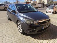 Usado Ford Focus Titanium 115 CV (84 kW) 2009 Gris / plata Berlina