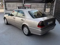 Usado Mercedes C220 Elegance 125 CV (91 kW) 1999 Beige Berlina