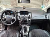 Usado Ford Focus Trend 125 CV (91 kW) 2013 Gris / plata Berlina