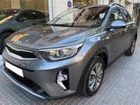 Usado Kia Stonic 84 CV (61 kW) 2024 Gris / plata SUV