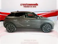 Usado DS Automobiles DS3 Crossback Performance 130 CV (95 kW) 2023 Gris / plata SUV