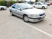 Usado Peugeot 406 112 CV (82 kW) 1999 Gris / plata Berlina