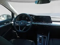 Usado VW Golf VIII Life 110 CV (80 kW) 2022 Gris / plata Berlina