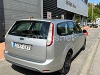 Usado Ford Focus Trend 90 CV (66 kW) 2010 Gris / plata Familiar