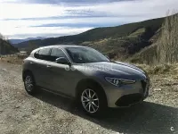 Usado Alfa Romeo Stelvio 280 CV (205 kW) 2017 Gris / plata SUV